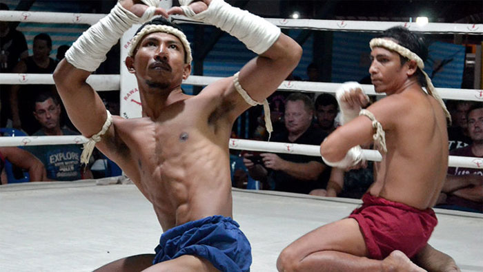 Clinch Fighting: A How to Guide For Muay Thai - Muay Thai