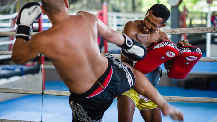 The correct use of Thai Pads (Pao) - Muay Thai Boran